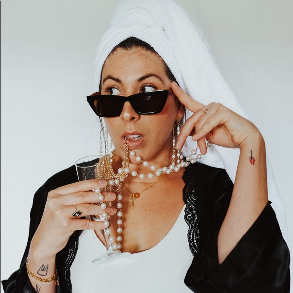 Lil miss sells her clothes to make room for more🙃 - Picture 1 of 5